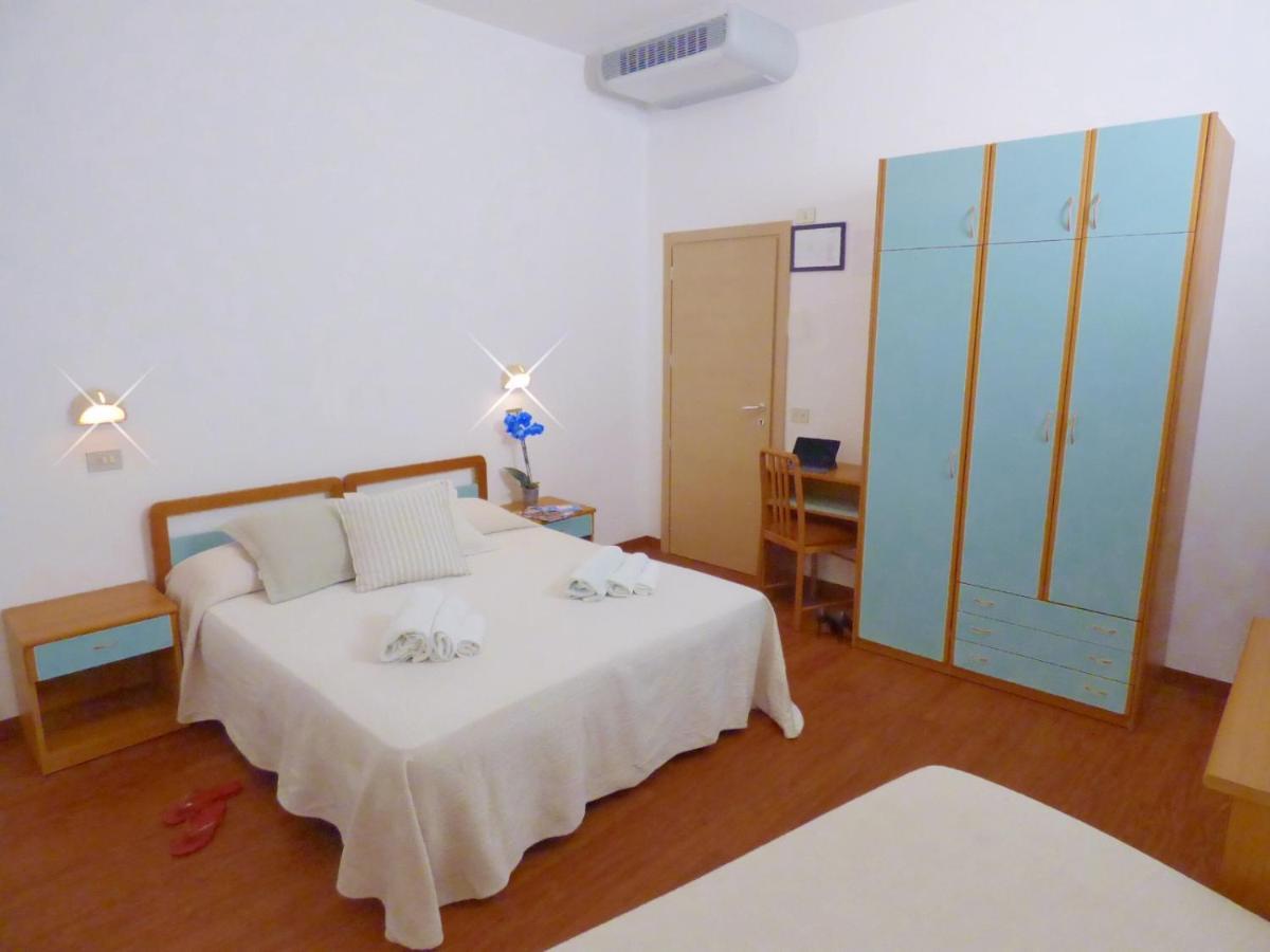 Hotel Merano Misano Adriatico Esterno foto