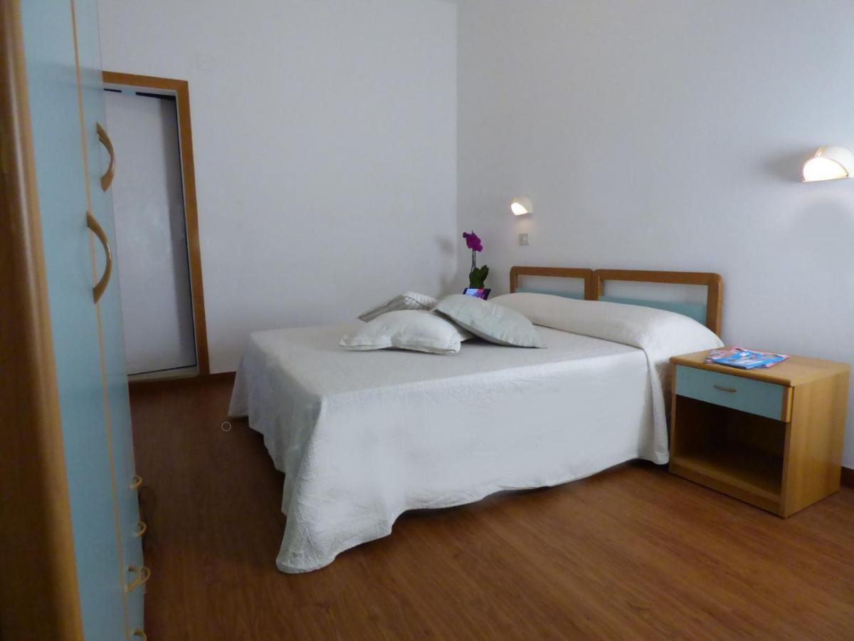 Hotel Merano Misano Adriatico Esterno foto