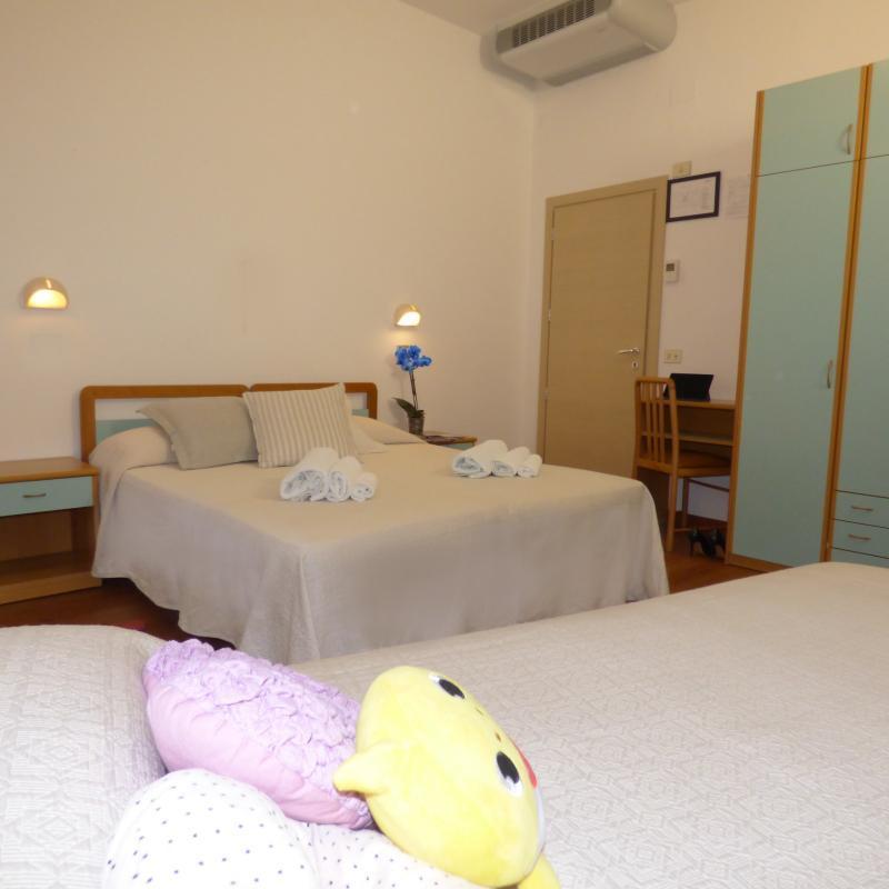 Hotel Merano Misano Adriatico Esterno foto