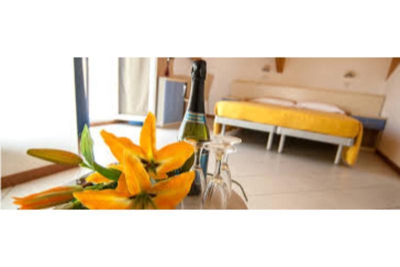 Hotel Merano Misano Adriatico Esterno foto