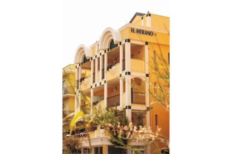 Hotel Merano Misano Adriatico Esterno foto