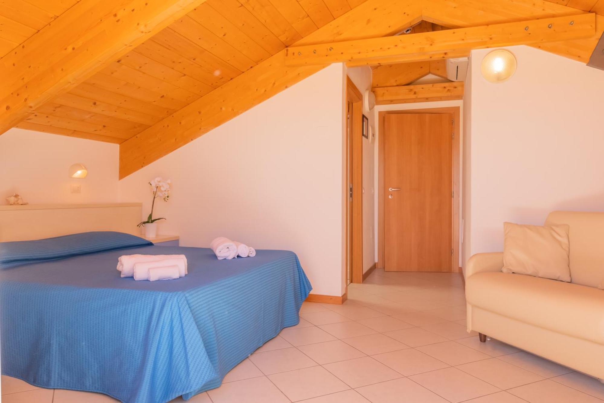 Hotel Merano Misano Adriatico Esterno foto